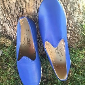 Gizzes handmade blue leather shoes size. 9.5